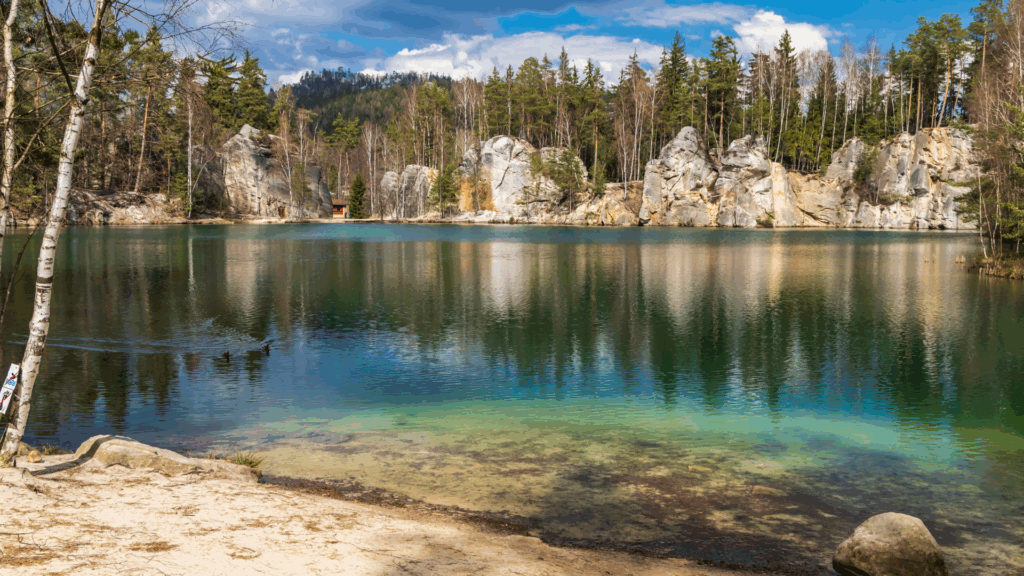 Skalne Miasto Adršpach - jak dojechać, ile kosztuje wstęp, trasy zwiedzania. Przewodnik 2025