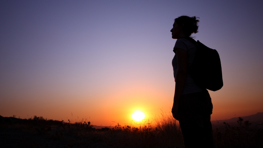 Kobieta solo w górach