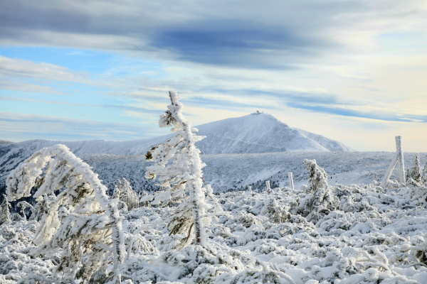 Zima w&nbsp;Karkonoszach – najlepsze trasy na&nbsp;zimowe wędrówki