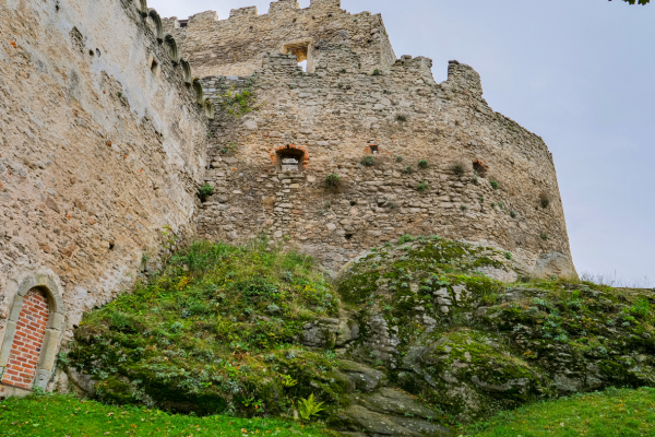 Zamki i ruiny Dolnego Śląska – trasy z historią okiem Przewodnika Górskiego i pasjonatki regionu